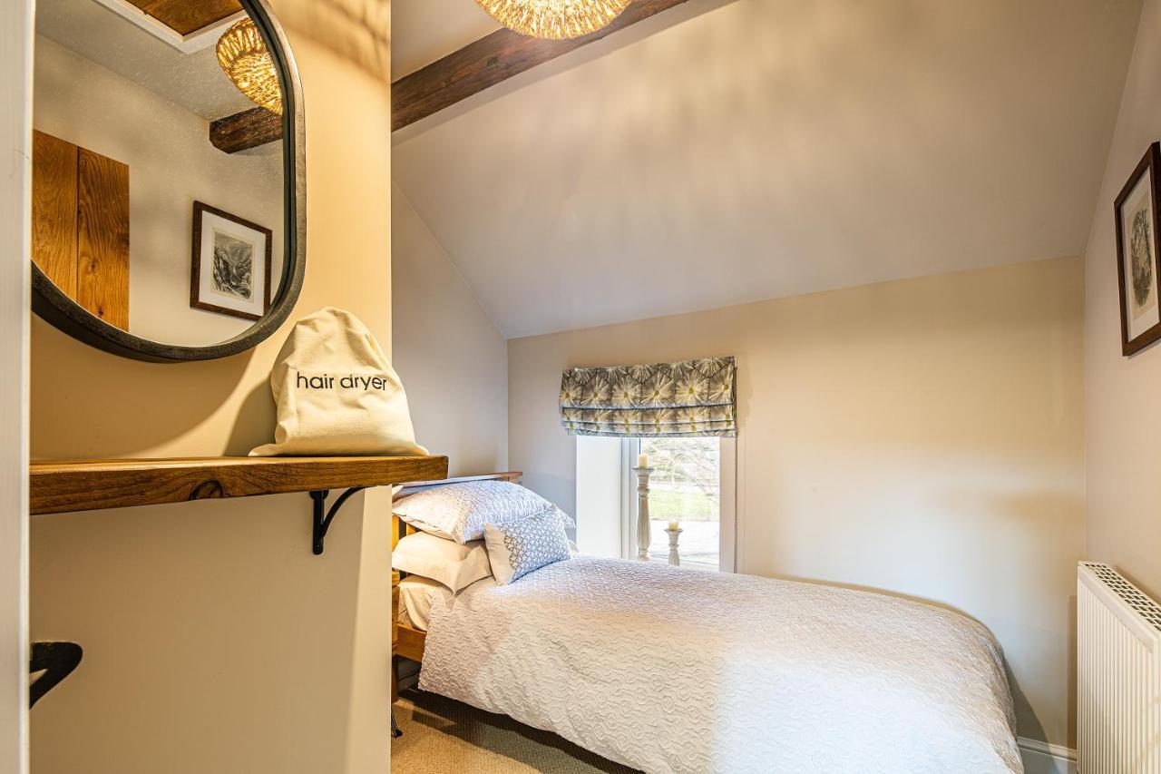 Hilldale Cottage Earl Sterndale エクステリア 写真